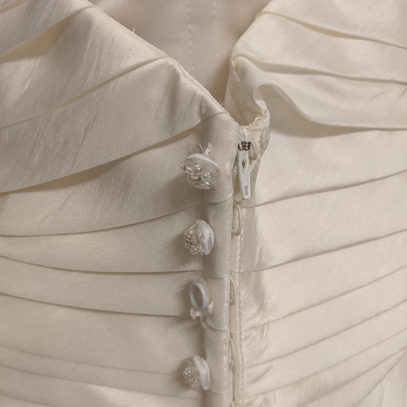 Used Wedding Dress - Picture 6 of 6